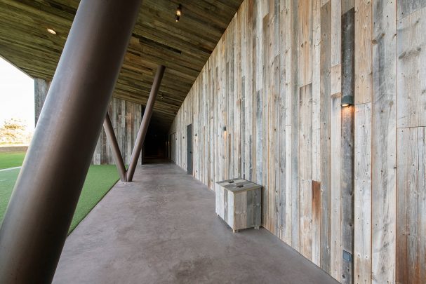 Barnwood gevelbekleding Golfclub Bernardus